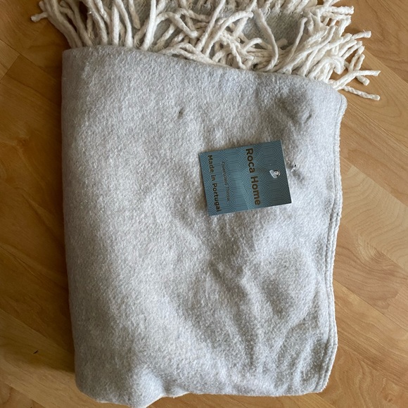 Grey throw - Picture 3 of 4